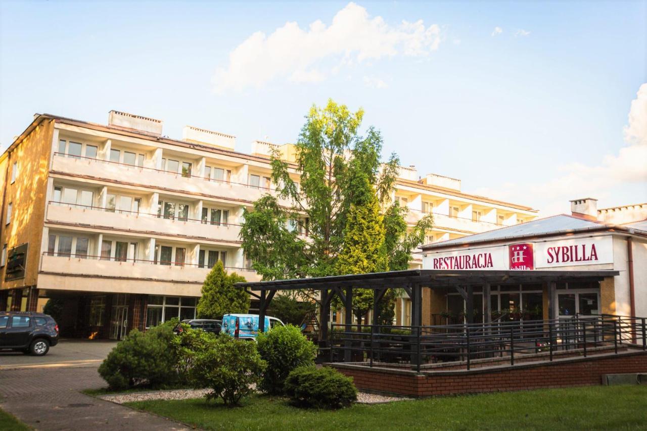 Hotel Sybilla Пулави Екстер'єр фото