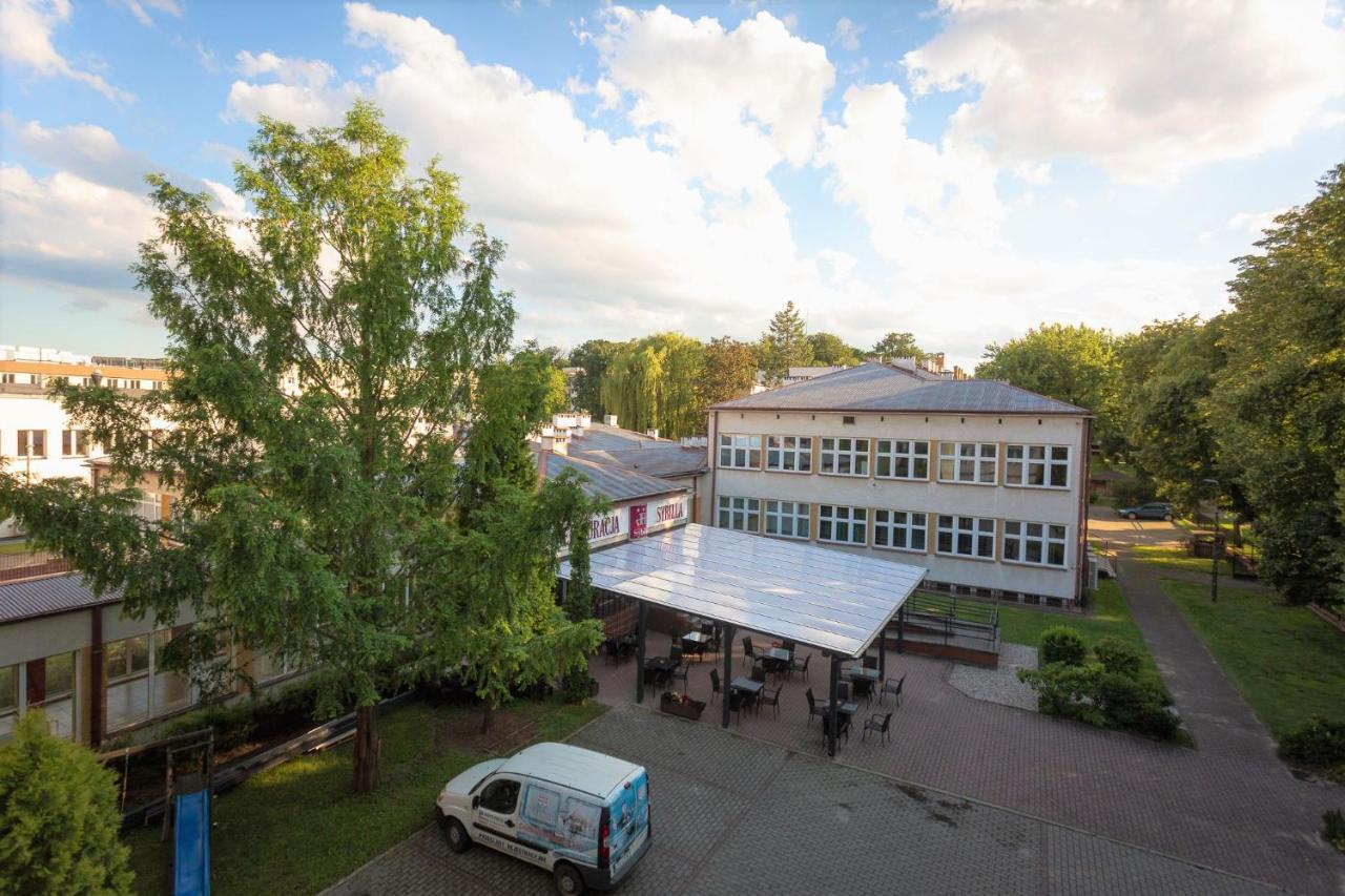 Hotel Sybilla Пулави Екстер'єр фото