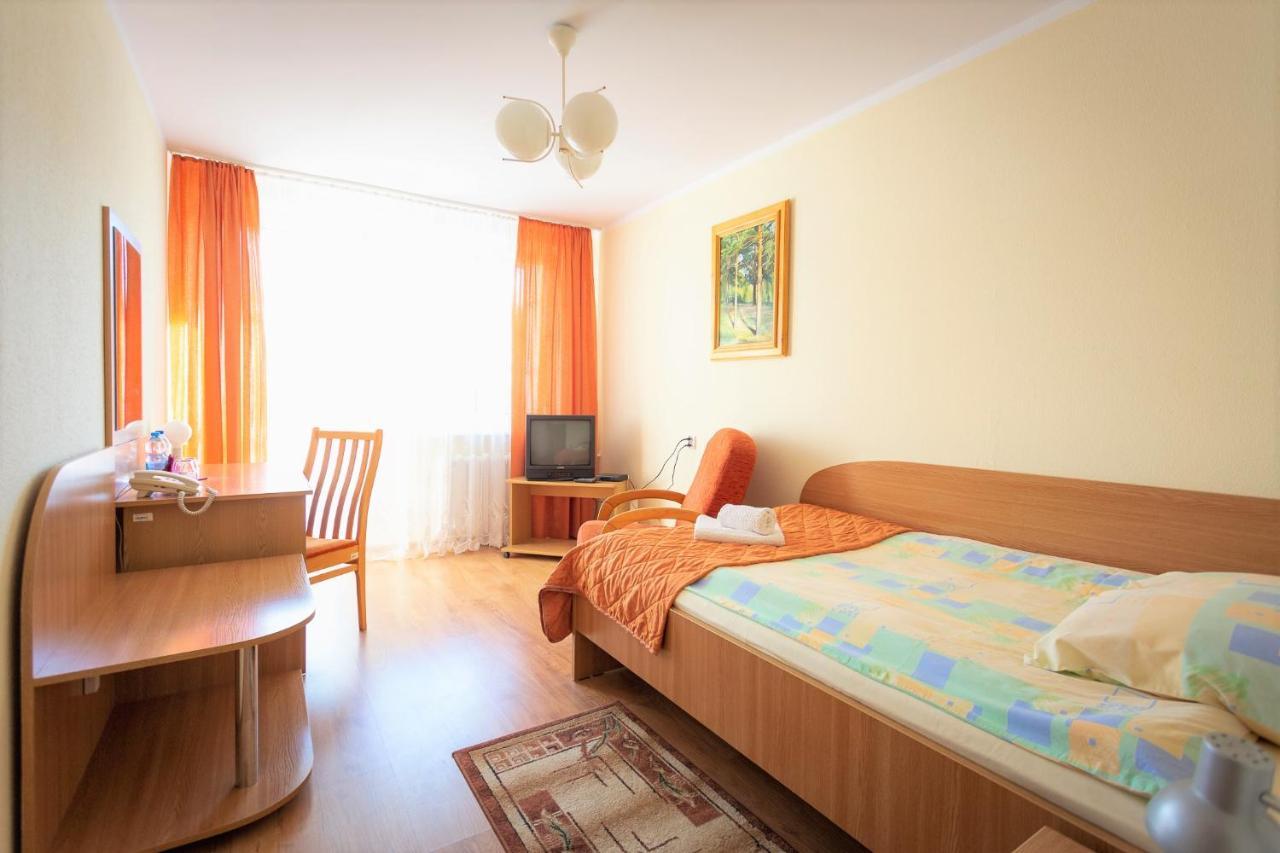 Hotel Sybilla Пулави Екстер'єр фото